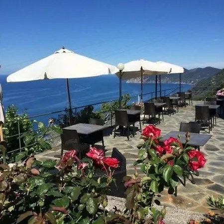 Luna Di Marzo Otel Volastra