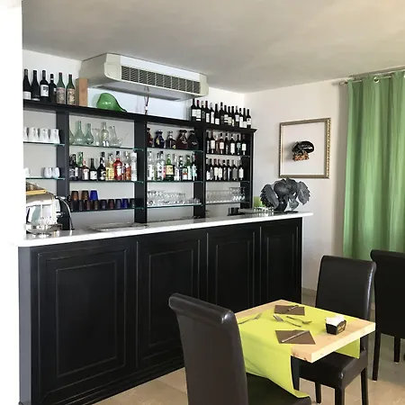 Luna Di Marzo 酒店