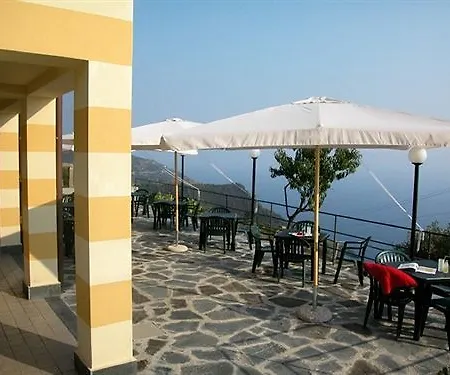 מלון Luna Di Marzo 3*