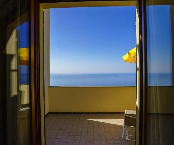 Luna Di Marzo Hotel Volastra